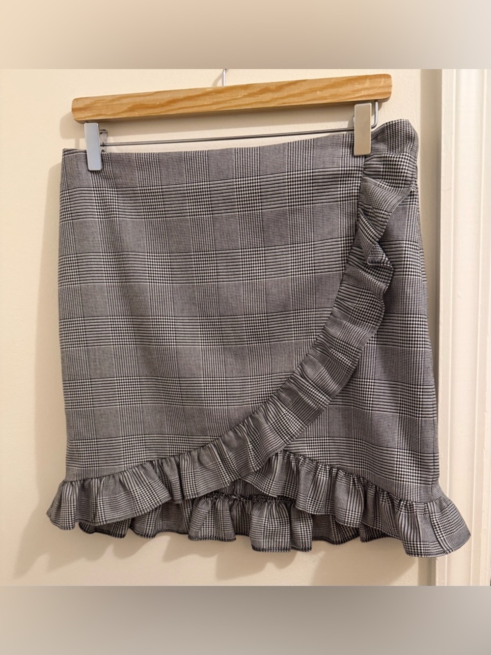 Mango Black and White Plaid Ruffle Mini Skirt